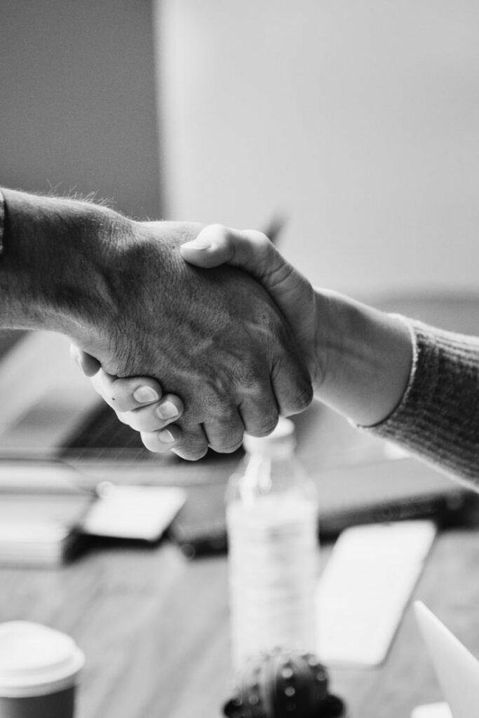 Handshake-Photos-Download-The-BEST-Free-Handshake-Stock-Photos-HD-Images-683x1024 CLYP Consulting AGENCE DE MARKETING
